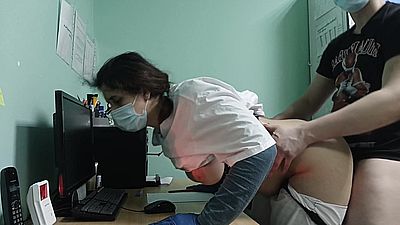 Групповой секс с пухлой мулаткой